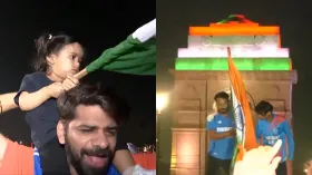 Videos: गुजरात में चैंपियन बनी टीम इंडिया, पूरे देश में मना जश्न; केरल में आतिशबाजी, बंगाल में डांस