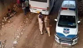 हैदाराबाद एनकाउंटर: रेप पीड़िता के पिता ने कहा "बेटी की आत्मा को शांति मिली", बहन बोली "बहुत खुश हूं" 