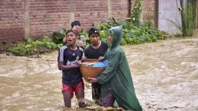 नॉर्थ ईस्ट में बारिश से भारी तबाही, सिक्किम में 500 पर्यटक फंसे, मेघालय में 3 और मिजोरम में 4 मौतें
