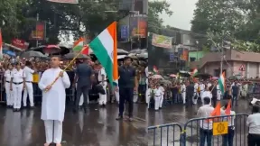 सीएम शुभेंदु अधिकारी ने जादवपुर में गाया वंदे मातरम, 'टुकड़े-टुकड़े गैंग' को दी चेतावनी