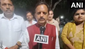 सागर में जहरीली शराब से 11 लोगों की मौत, डिप्टी CM राजेंद्र शुक्ला ने मेडिकल कॉलेज का दौरा किया