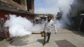 जयपुर में कोरोना के बढ़ते मामलों के बीच 88 होटलों का अधिग्रहण, लेकिन लोग कर रहे हैं विरोध, देखिए पूरी लिस्ट 