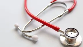 नीट यूजी में कितने अंक लाने पर MBBS के लिए मिल सकता है सरकारी कॉलेज? जान लें