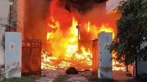 धू-धूकर जली बहरोड़ की कपड़ा फैक्ट्री, पलभर में लाखों का सामान खाक; कैसे हुआ हादसा?