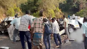 तमिलनाडु में भीषण दुर्घटना, हादसे में 10 पर्यटकों की मौत; गाड़ी में सवार थे 20 यात्री