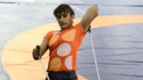 विनेश फोगाट को दिल्ली हाई कोर्ट से मिली राहत, अयोग्य घोषित करने के फैसले पर WFI को लगाई फटकार