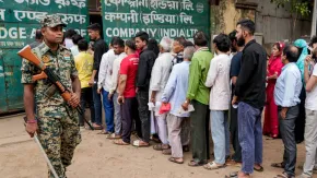 पश्चिम बंगाल में शनिवार को 15 बूथों पर फिर से होगी वोटिंग, चुनाव आयोग का बड़ा फैसला