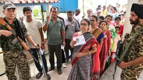 LIVE: बंगाल के 15 पोलिंग बूथों पर पुनर्मतदान जारी, सुबह 11 बजे तक 37.06% हुई वोटिंग