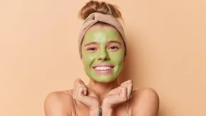 स्किन के लिए वरदान से कम नहीं नीम, इन Skin प्रॉब्लम्स से दिलाता है छुटकारा 