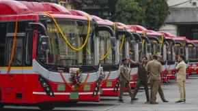 मुंबई में बेस्ट बसों की हड़ताल का आज दूसरा दिन लेकिन NEET एग्जाम के विद्यार्थियों के लिए 60 अतिरिक्त बसें चलाएगी