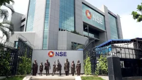 NSE IPO: नेशनल स्टॉक एक्सचेंज ला सकता है 30,000 करोड़ रुपये का आईपीओ, SEBI के पास जमा किए दस्तावेज
