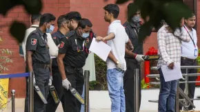 क्या JEE की तरह कंप्यूटर बेस्ड होगा NEET एग्जाम और कई चरणों में कराई जाएगी परीक्षा? पढ़िए संसदीय समिति की सिफारिश