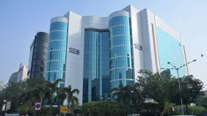 SEBI ने सेंट्रल डिपॉजिटरी सर्विसेज पर लगाया 1 करोड़ रुपये का भारी जुर्माना, जानें क्या है पूरा मामला