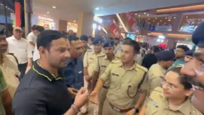 मॉल में घूम रहे तेज प्रताव यादव को उठा ले गई पुलिस, नौबतपुर थाने में रखा फिर छज्जूबाग लाए गए