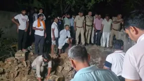 कुएं में गिरे बछड़े को बचाने गए 4 लोगों की मौत, जहरीली गैस की चपेट में आने से हुआ हादसा