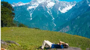 कम बजट में करना चाहते हैं वादियों की सैर, तो इन डेस्टिनेशन्स को कर सकते हैं एक्सप्लोर