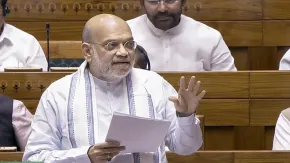 LIVE: लोकसभा और राज्यसभा की कार्यवाही 2 बजे तक स्थगित, संसद में आज अमित शाह दे सकते हैं बयान