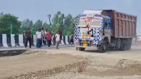 लखनऊ-कानपुर एक्सप्रेसवे पर नहीं लगेगा टोल, बार-बार धंसने के बाद NHAI ने लिया बड़ा फैसला- जानें पूरा मामला