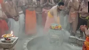 सावन के पहले सोमवार पर उमड़ा आस्था का सैलाब, उज्जैन से काशी तक मंदिरों में भक्तों का तांता