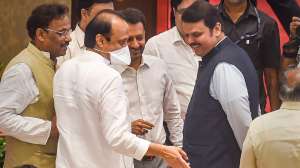 महाराष्ट्र में कैबिनेट विस्तार, सुप्रिया सुले ने BJP पर कसा तंज, विपक्षी नेताओं ने दी ये प्रतिक्रिया