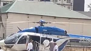 VIDEO: हेलीकॉप्टर में सवार होते समय लड़खड़ाईं ममता बनर्जी, पैर में लगी चोट