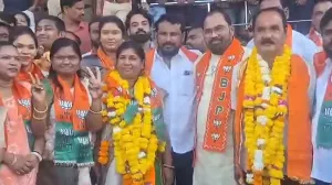 उद्धव की शिवसेना ने कांग्रेस को दिया बड़ा झटका, चंद्रपुर में BJP की संगीता खांडेकर को बनवा दिया मेयर