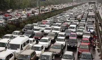 Scrap Vehicles: सड़कों से हटेंगे 15 साल से ज्‍यादा पुराने डीजल वाहन, NGT ने दिए रजिस्‍ट्रेशन रद्द करने के आदेश- India TV Paisa
