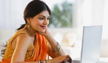 PowerWomen: होम मेकर के साथ फ्यूचर मेकर भी बन सकती हैं हाउसवाइफ, ये हैं 5 जरूरी टिप्‍स- India TV Paisa