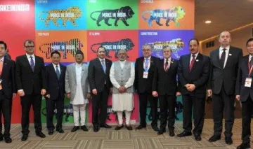 PM नरेंद्र मोदी ने किया मेक इन इंडिया सप्ताह का उद्घाटन, 4,000 अरब रुपए का निवेश आने की उम्मीद- India TV Paisa