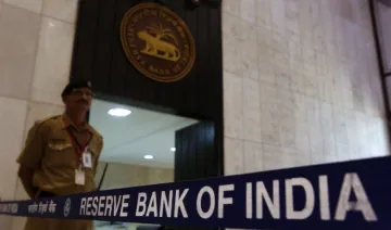 Rules Violations: RBI ने 13 बैंकों पर लगाया 27 करोड़ का जुर्माना, फेमा और केवाईसी नियमों के उल्लंघन का आरोप- India TV Paisa