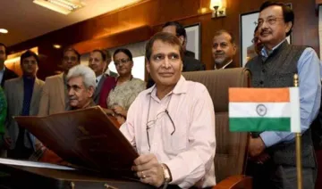 Indian Railways Plan: FY17 में 1,84,820 करोड़ का रेवेन्‍यू हासिल करेगी रेलवे, होगी 8,720 करोड़ रुपए की बचत- India TV Paisa