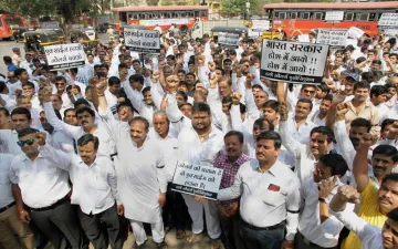 #Strike: एक्साइज ड्यूटी के खिलाफ ज्वैलर्स की हड़ताल जारी, 9 दिन में 60,000 करोड़ रुपए नुकसान का अनुमान- India TV Paisa