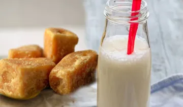 benifit of drink milk with jaggery- India TV Hindi
