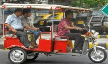 Ola एप पर ऑटो के बाद अब बुक कर सकेंगे ई-रिक्‍शा भी, दिल्‍ली-एनसीआर में शुरू हुई नई सर्विस- India TV Paisa