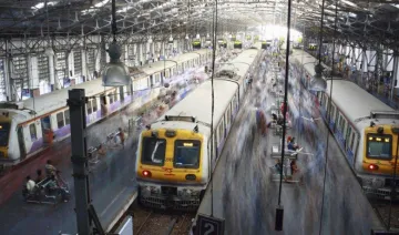 World Class Travel: तेजस ट्रेन जल्द पटरी पर दौड़ने के लिए तैयार, वीडियो स्क्रीन, Wi-Fi और कॉफी मशीन जैसी मिलेंगी सुविधाएं- India TV Paisa