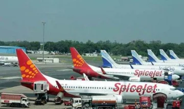 किराए में अचानक वृद्धि पर रोक लगाने के प्रयास, एयरलाइंस कंपनियों के साथ बातचीत कर रही है सरकार- India TV Paisa