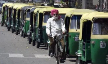 दिल्‍ली में जल्‍द महंगा हो सकता है ऑटो टैक्‍सी का सफर, किराया बढ़ाने की तैयारी में सरकार- India TV Paisa