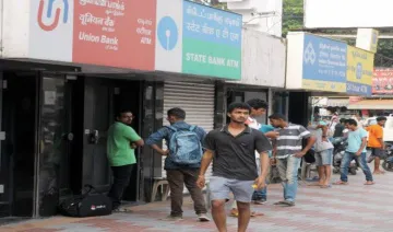 Out of order: देश में हर तीसरा ATM नहीं करता है काम, हर आदमी तक बैंकिंग सेवा पहुंचाने का सपना टूटा- India TV Paisa