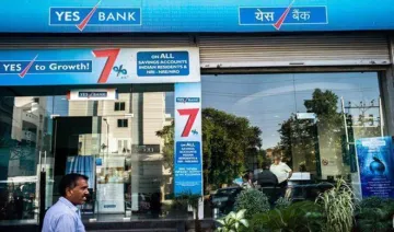 यस बैंक ने अपने 2500 कर्मचारियों को निकाला, ज्यादा स्टाफ और खराब प्रदर्शन का दिया हवाला- India TV Paisa