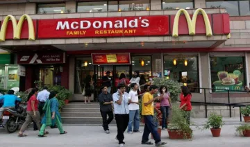 McDonald&#8217;s कर रही है कॉस्‍ट कटिंग, भारत में शिफ्ट कर सकती है कुछ काम- India TV Paisa