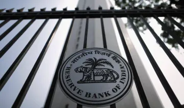 RBI ने बैंकों को दिया निर्देश, 5,000 रुपए तक के कटे-फटे नोट बदले जाएं नि:शुल्‍क- India TV Paisa
