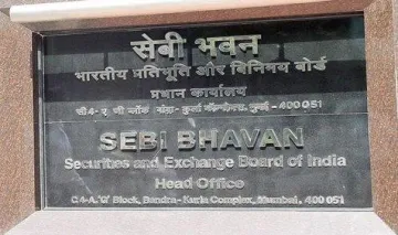 पिनाकल वेंचर्स पर SEBI का हथौड़ा, कंपनी के बैंक और डीमैट खातों की कुर्की का आदेश- India TV Paisa