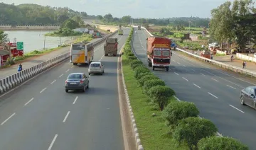 Green Highway: एक लाख किलोमीटर लंबे राजमार्ग पर सरकार लगाएगी पौधे, 10 लाख युवाओं को मिलेगा रोजगार- India TV Paisa