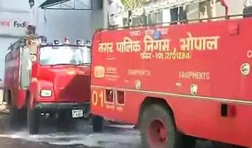 fire breaks at plastic factory in bhopal 15 fire brigade...- India TV Hindi