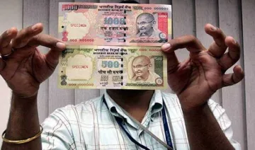 रेलवे रिजर्वेशन की आड़ में लोग बदल रहे हैं 500-1000 रुपए के नोट, वेस्‍टर्न रेलवे ने दो दिन के लिए वेटिंग टिकट किए बंद- India TV Paisa