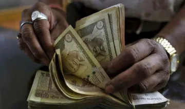 चलन से हटाए गए पुराने नोटों की सही संख्‍या से RBI अंजान, PAC से कहा तैयार किया जा रहा है इसका आंकड़ा- India TV Paisa