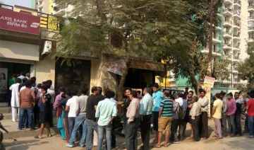 Big Relief : अब ATM से निकाल सकेंगे 2,500 रुपए, बैंकों से विड्रॉ करने की सीमा हुई 24,000 रुपए- India TV Paisa