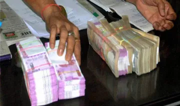 Notes ban: इनकम टैक्‍स डिपार्टमेंट ने 3,651 करोड़ रुपए की अघोषित आय का लगाया पता, 98 करोड़ के मिले नए नोट- India TV Paisa