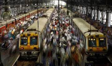 रेलवे अब ट्रेन में करेगा डॉक्टर्स को तैनात, गंभीर हालत के लिए भी हर स्‍टेशन पर होगा खास इंतजाम- India TV Paisa