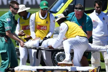 Mushfiqur Rahim lifted onto a stretcher after being hit in...- India TV Hindi